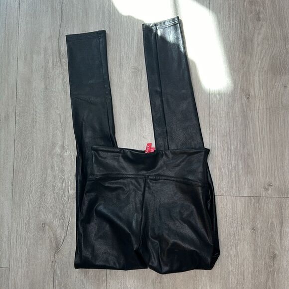 Spanx  faux leather high rise leggings in black glossy, size XS  petite tall - Picture 11 of 13